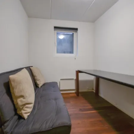 Three-bedroom In 아파트